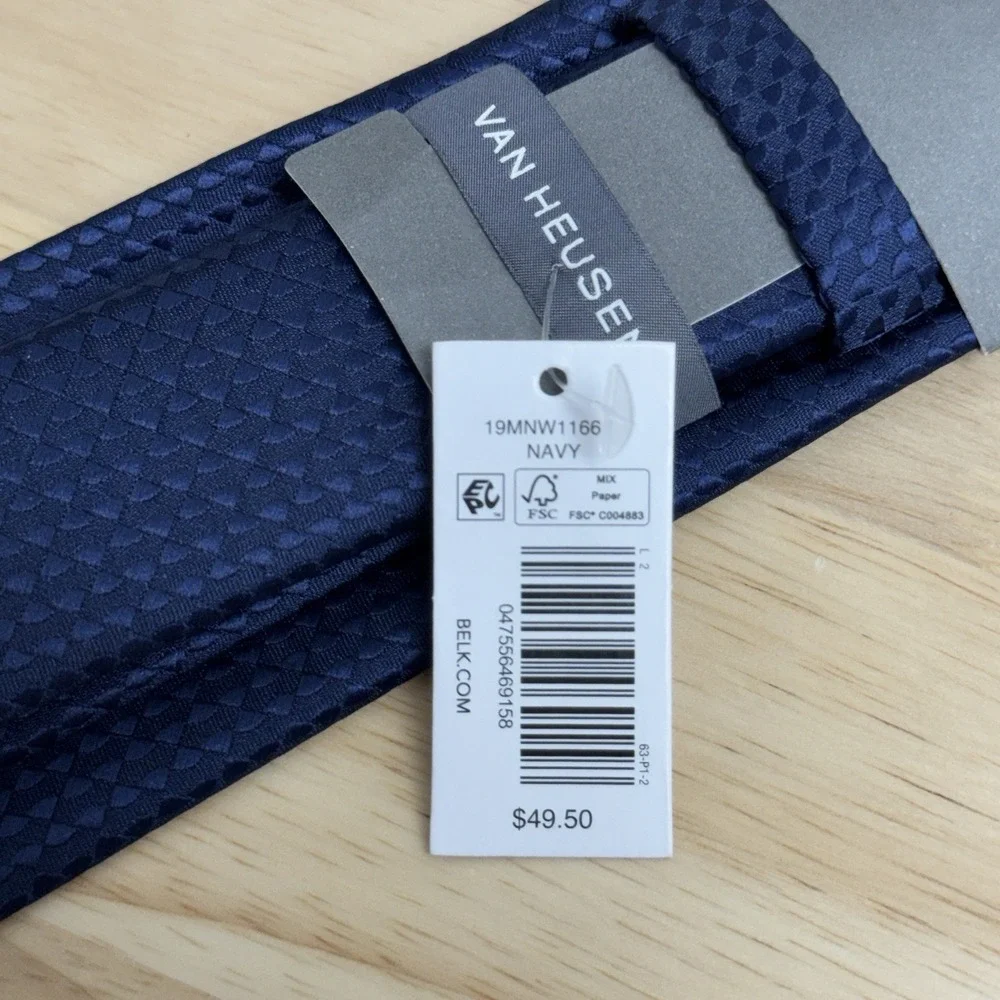 Van‎ Heusen Silk Navy Checkered Design Neck Tie New With Tags Navy Blue Preppy
